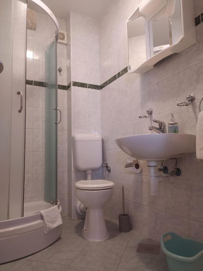 Apartment Room Parcina Trogir Bagian luar foto