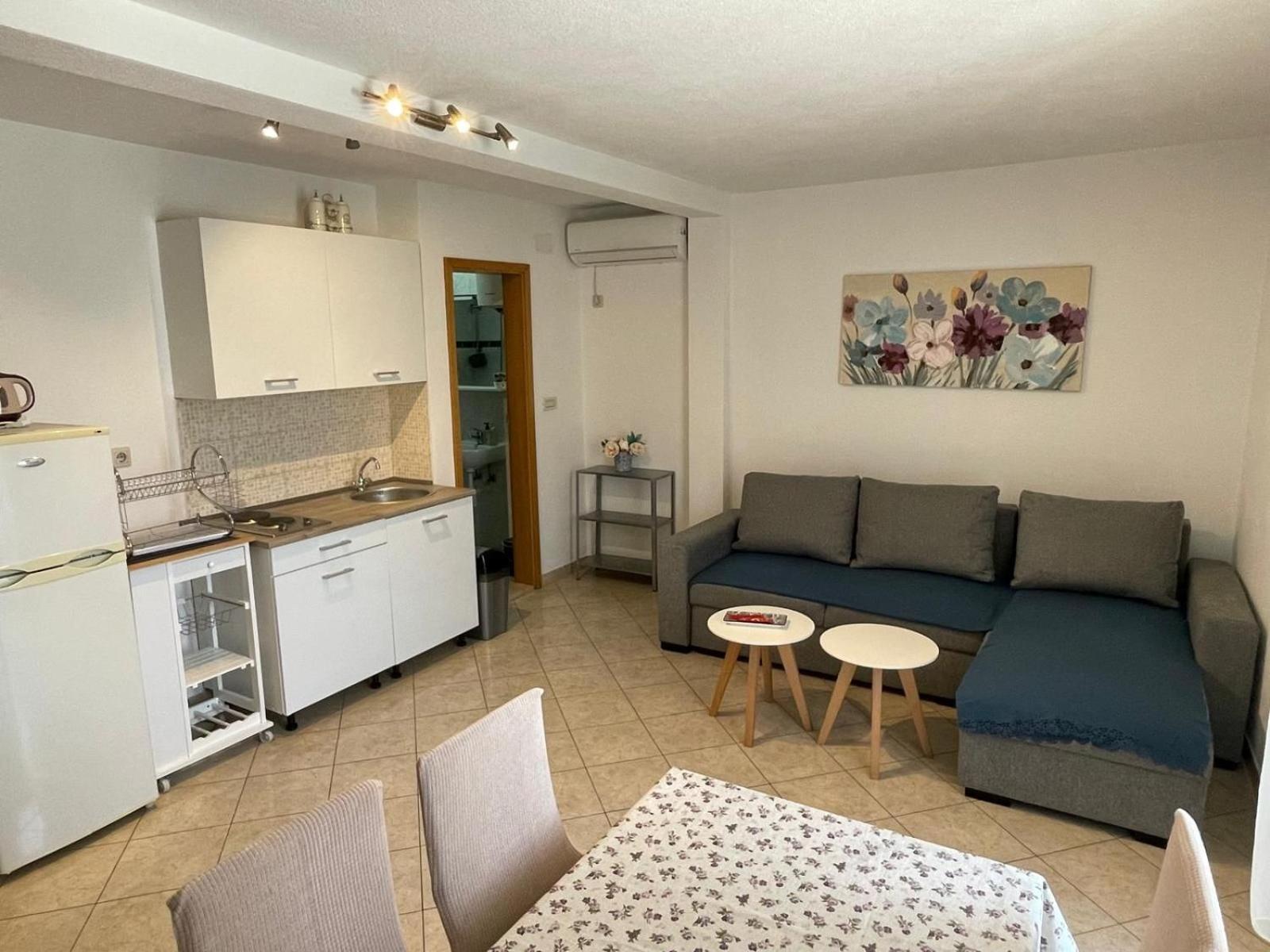 Apartment Room Parcina Trogir Bagian luar foto
